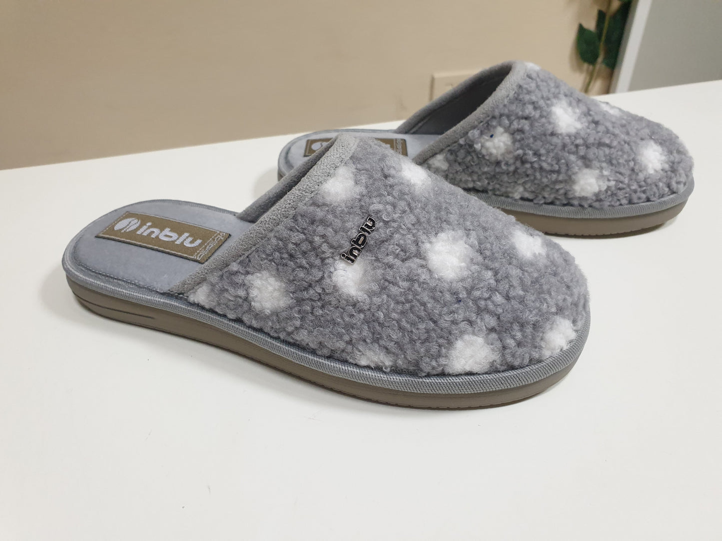 Pantofole pois grigio