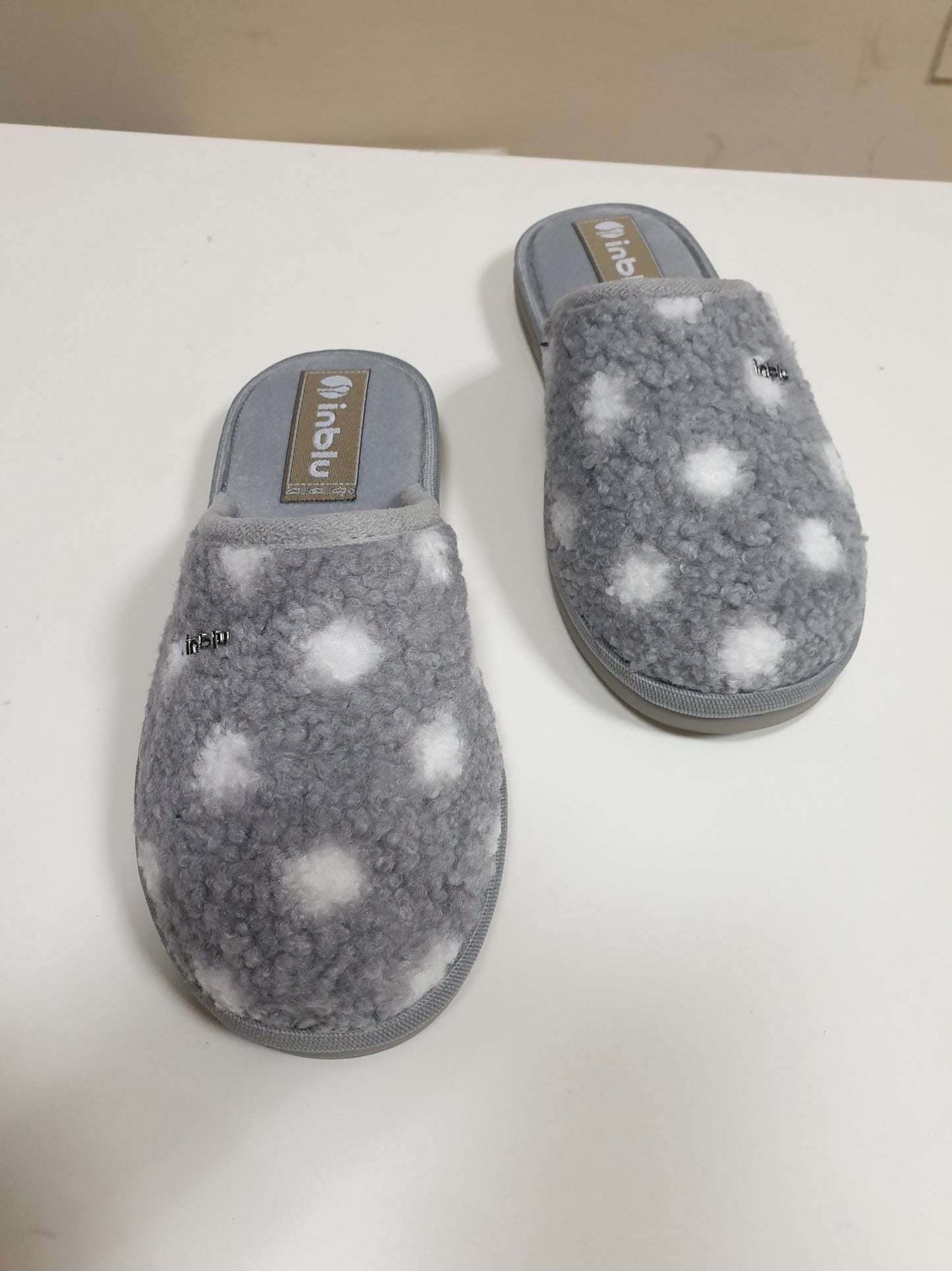 Pantofole pois grigio