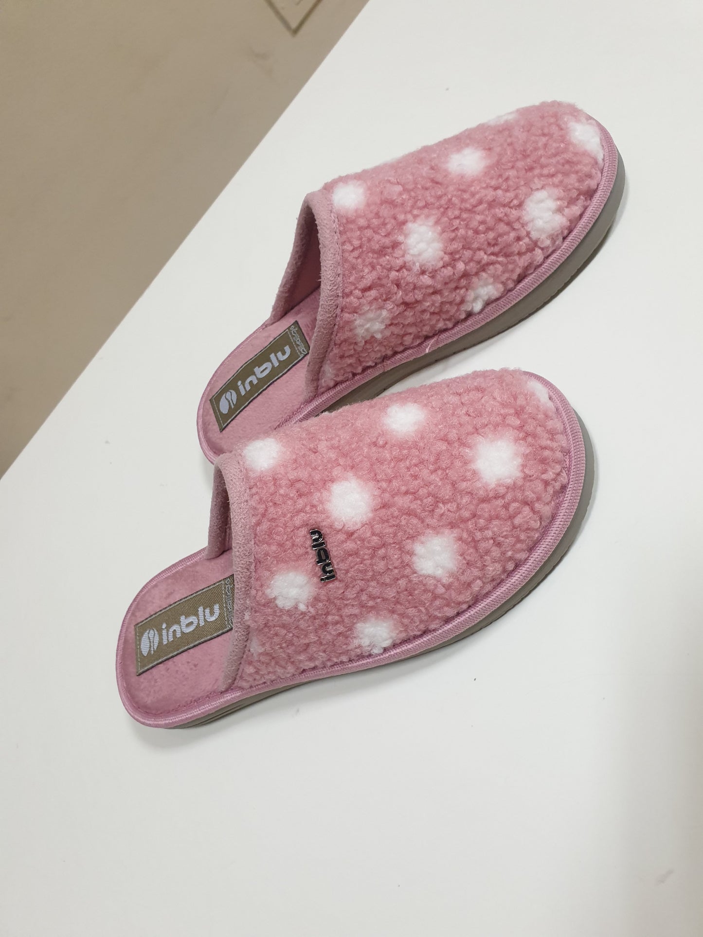 Pantofole pois rosa